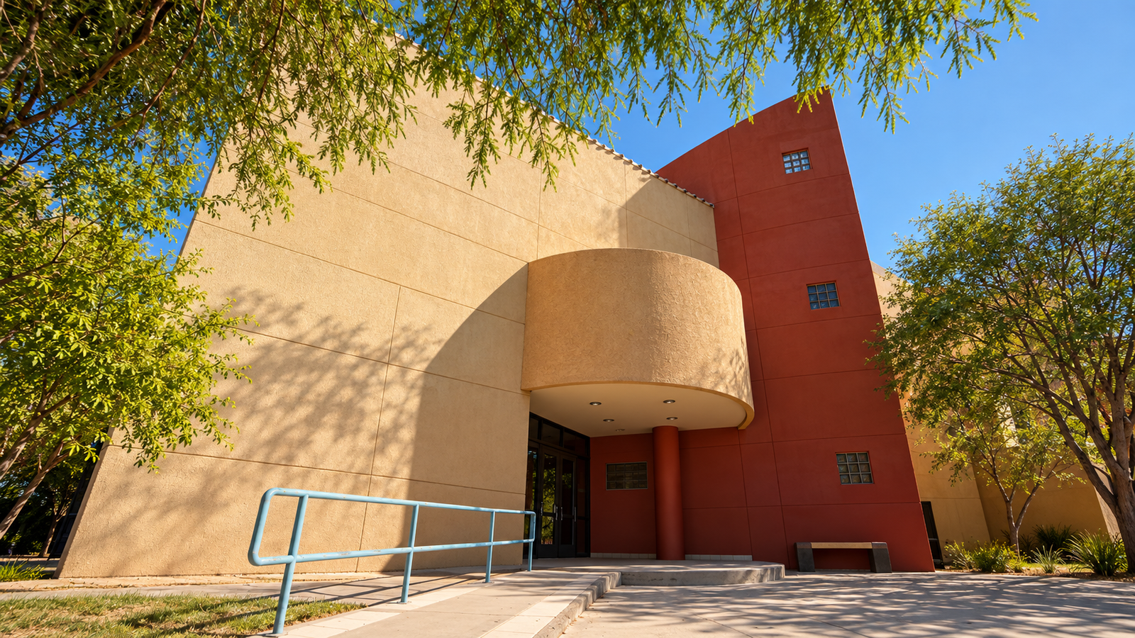 Recreación editorial: Facultad de Ciencias Humanas, Mexicali.